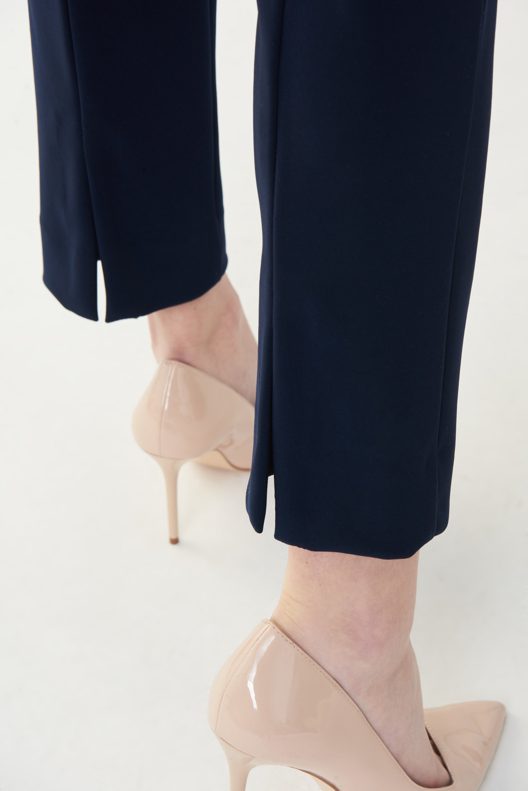 143105NOS Split Back Pant