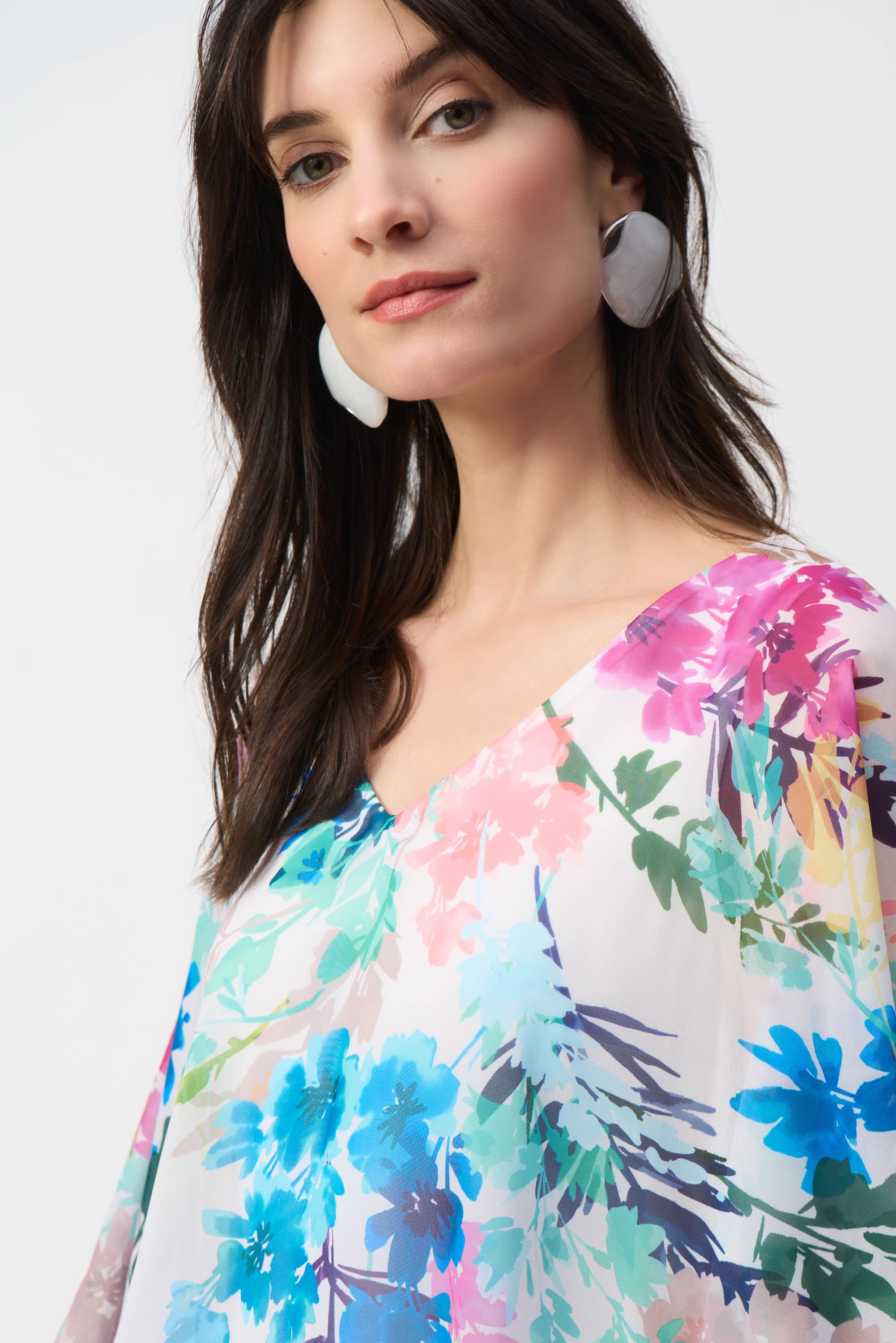 251238 Chiffon Floral Print Poncho