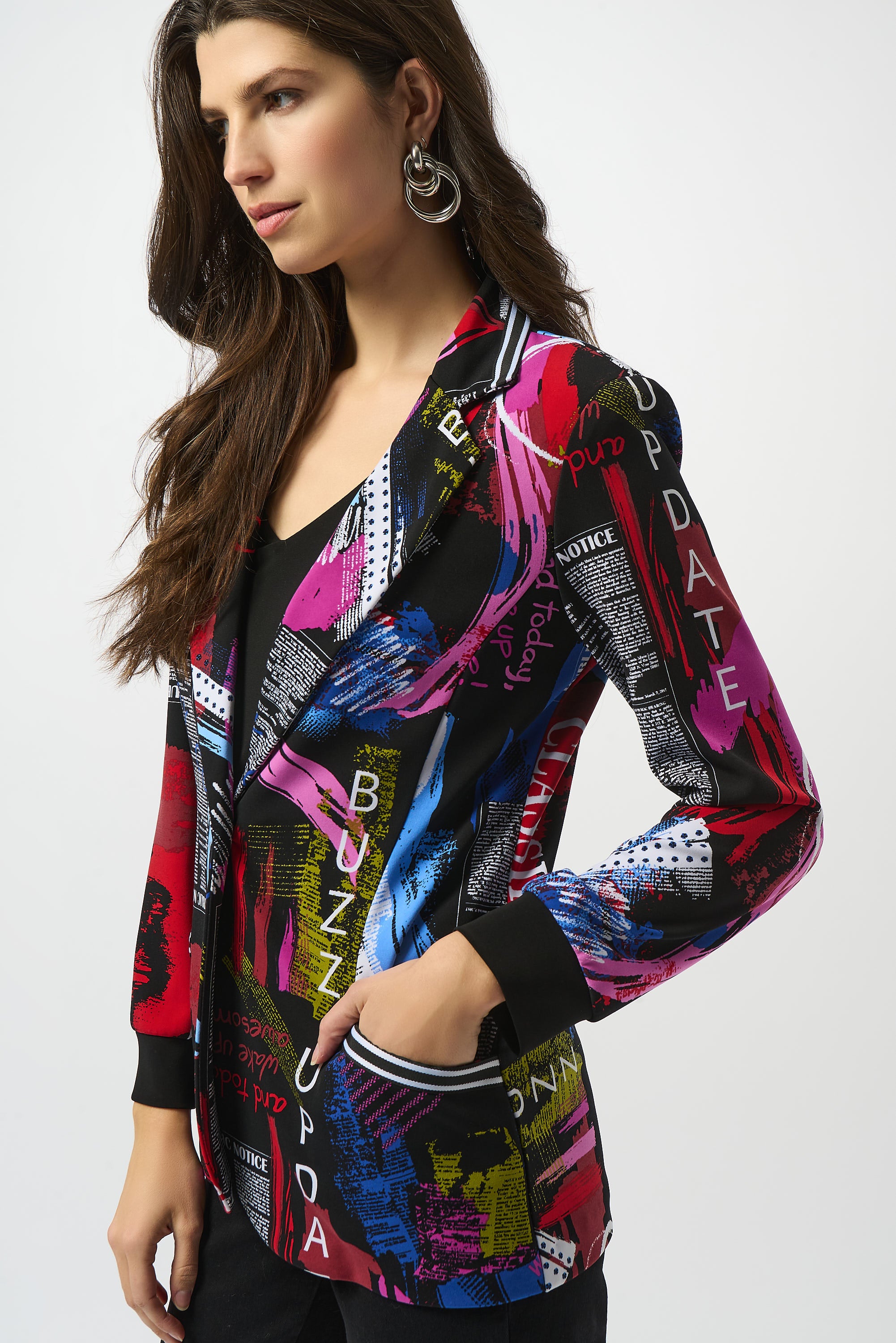 253090 Silky Knit Word Print Straight Blazer