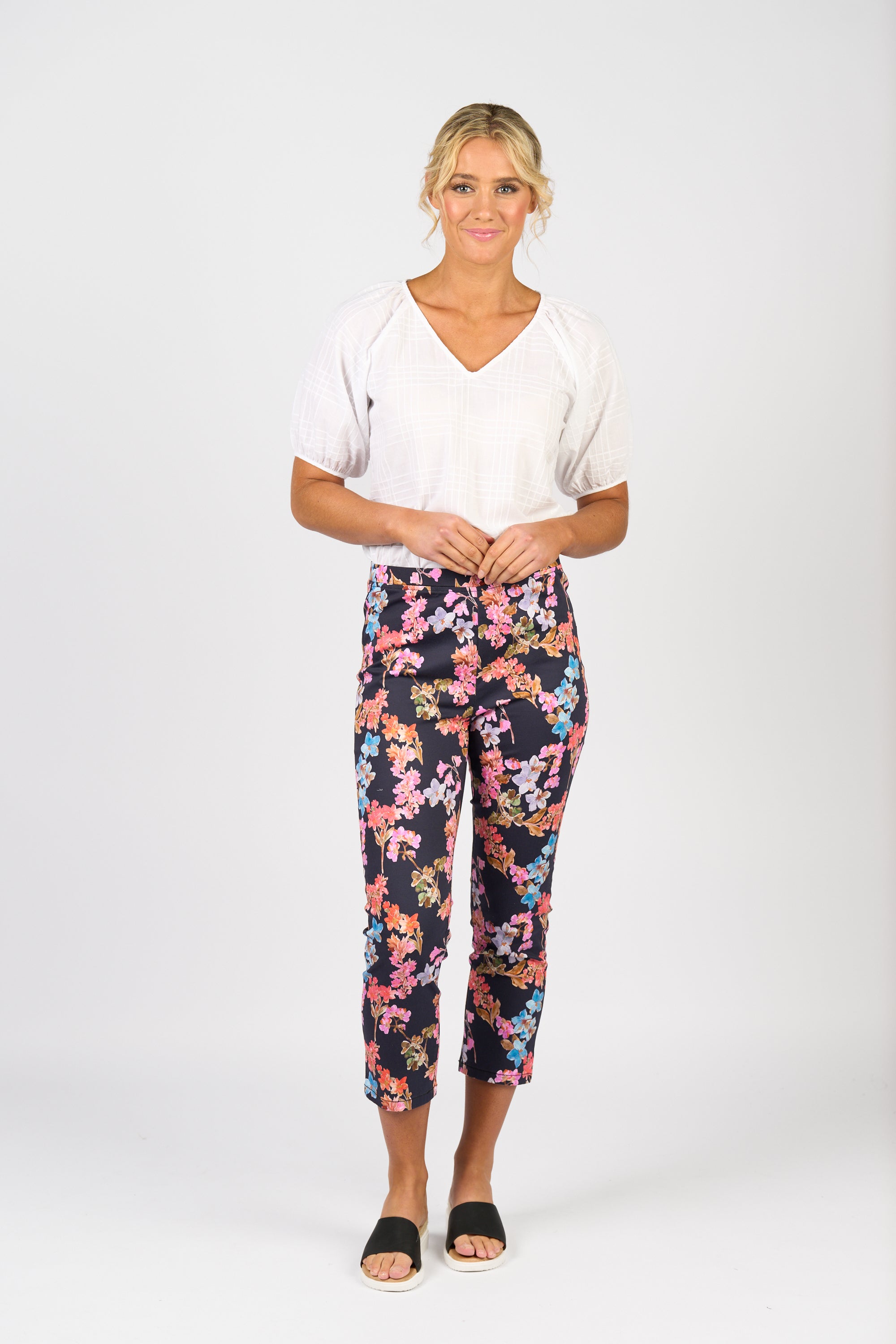 274LW Slim Leg 7/8 Length Lightweight Pull On