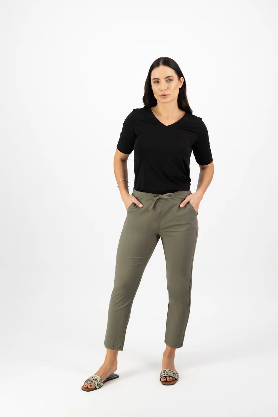 5790 - 7/8 Length Skinny Leg Elastic Waist Pant