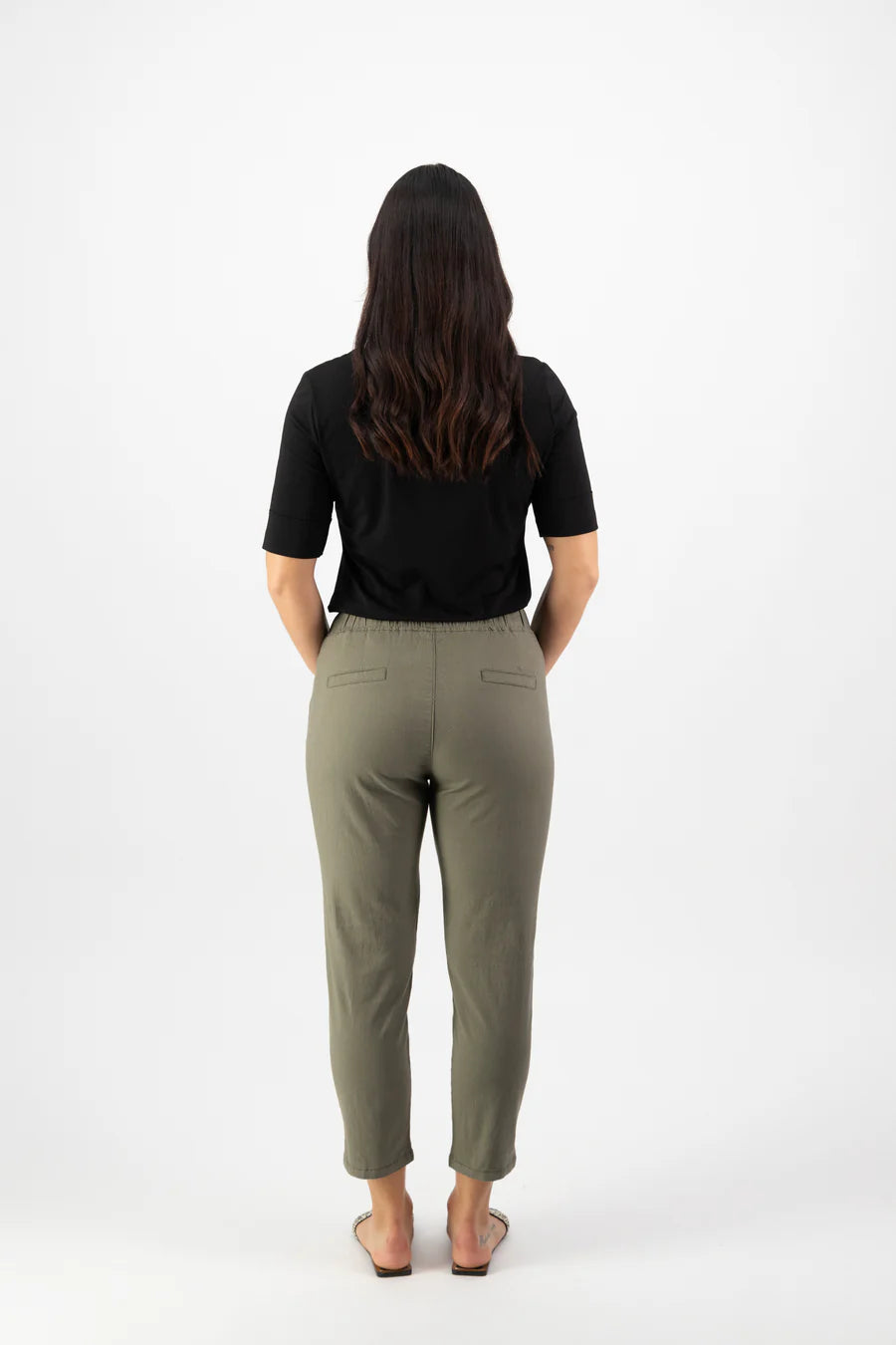 5790 - 7/8 Length Skinny Leg Elastic Waist Pant