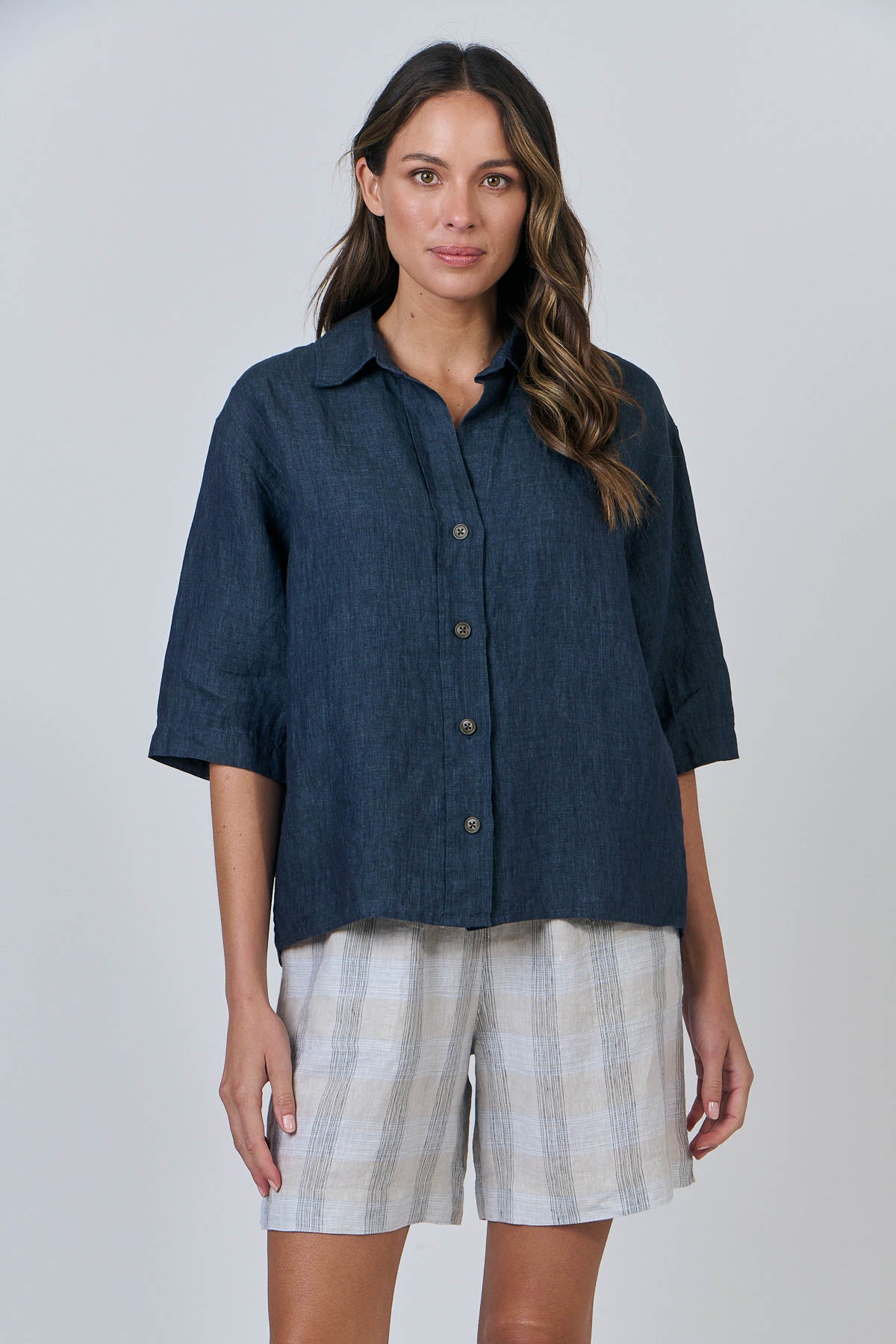 GA596 Buttoned Linen Shirt