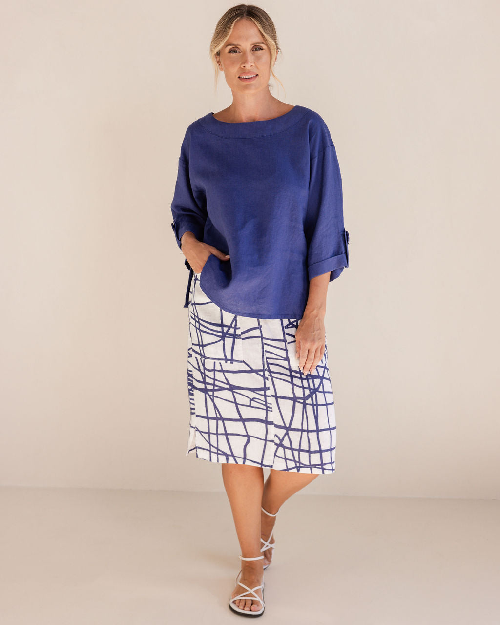 SS329 100% Linen 3/4 Sleeve Boatneck Side Split Top