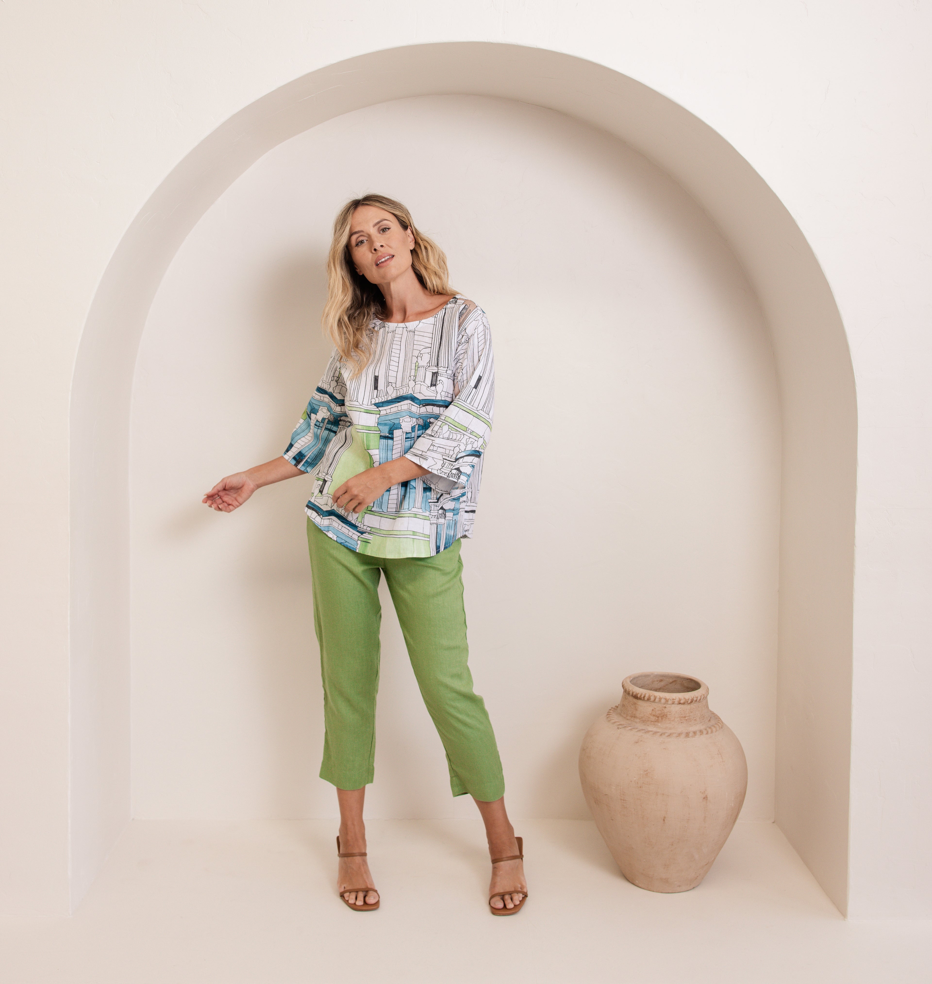 SS391 100% Linen 3/4 Sleeve Curved Hem Top