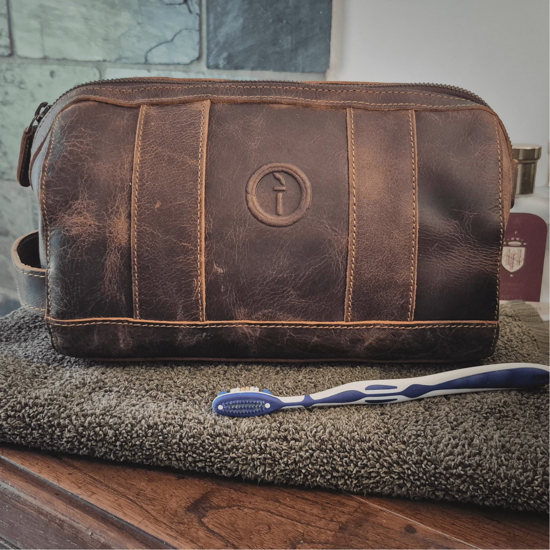 Mens Leather Toiletry Bag Watson CH Tan