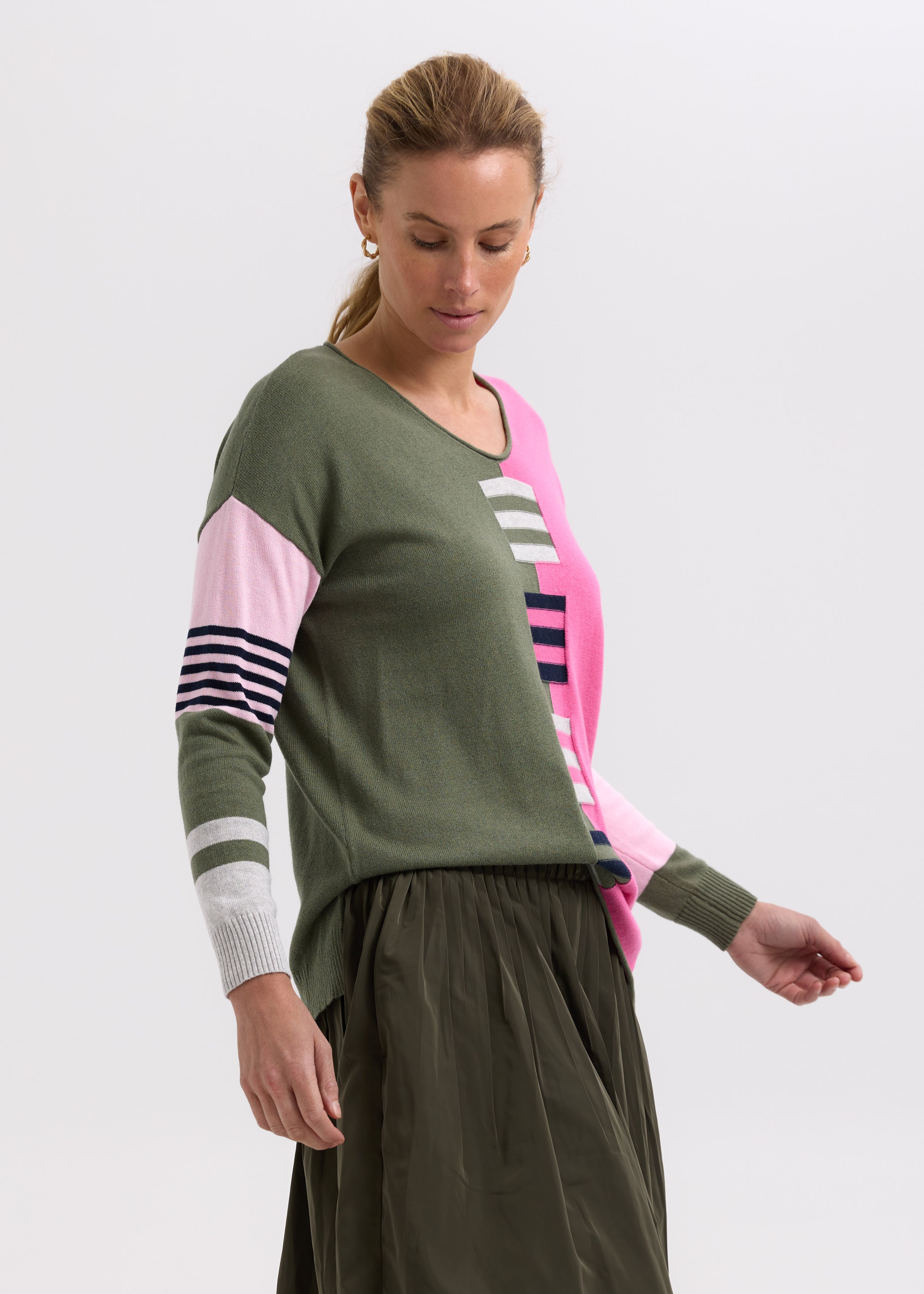 ZP7714 Ladder Stripe V Top