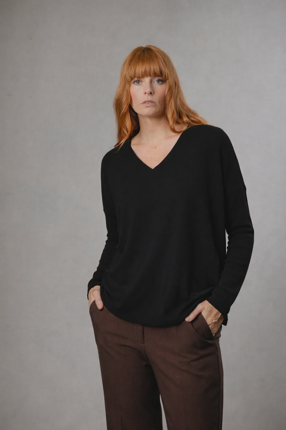 Queen Vee Curved Hem Pullover - Bridge & Lord