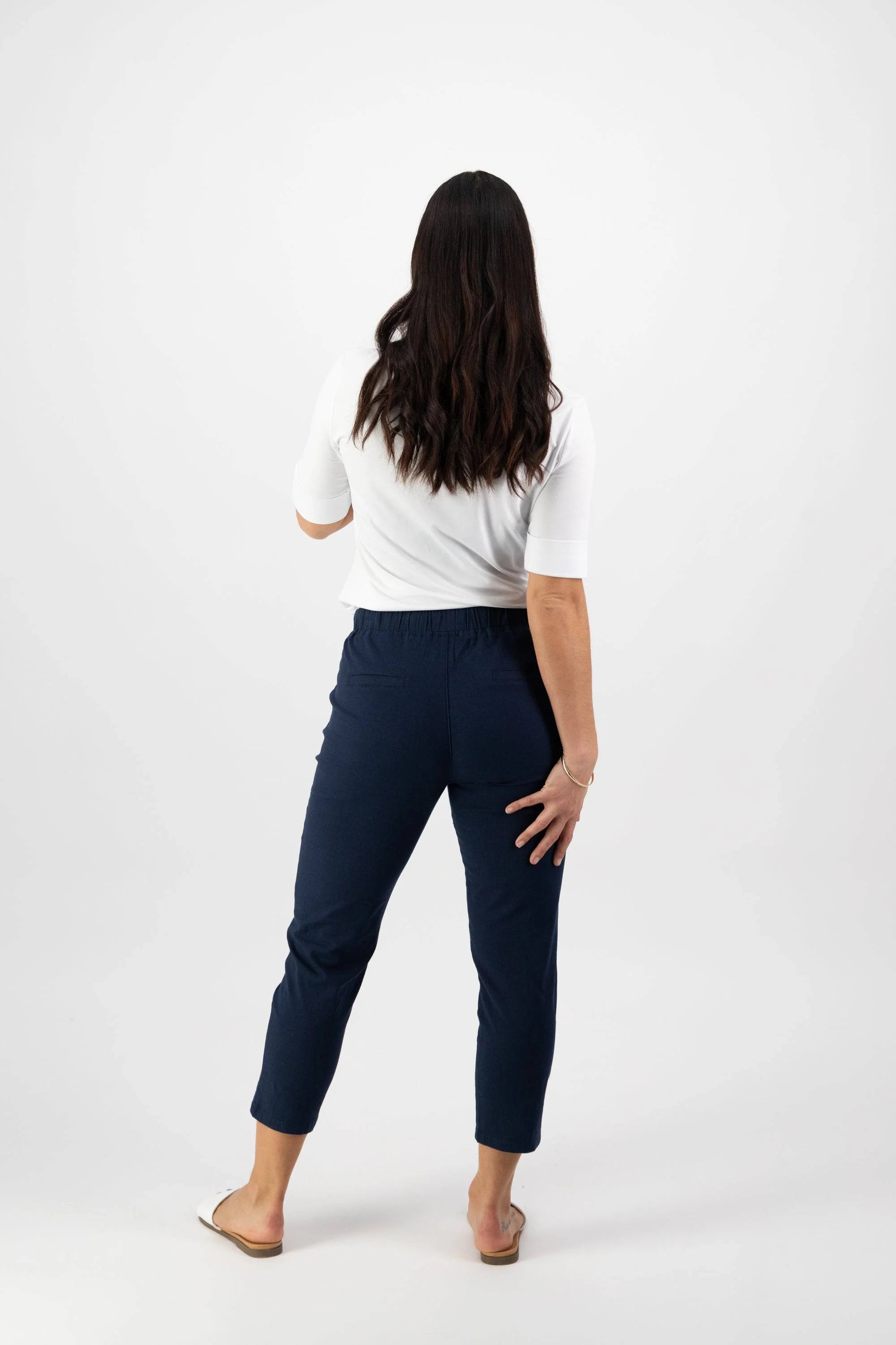 5790 - 7/8 Length Skinny Leg Elastic Waist Pant