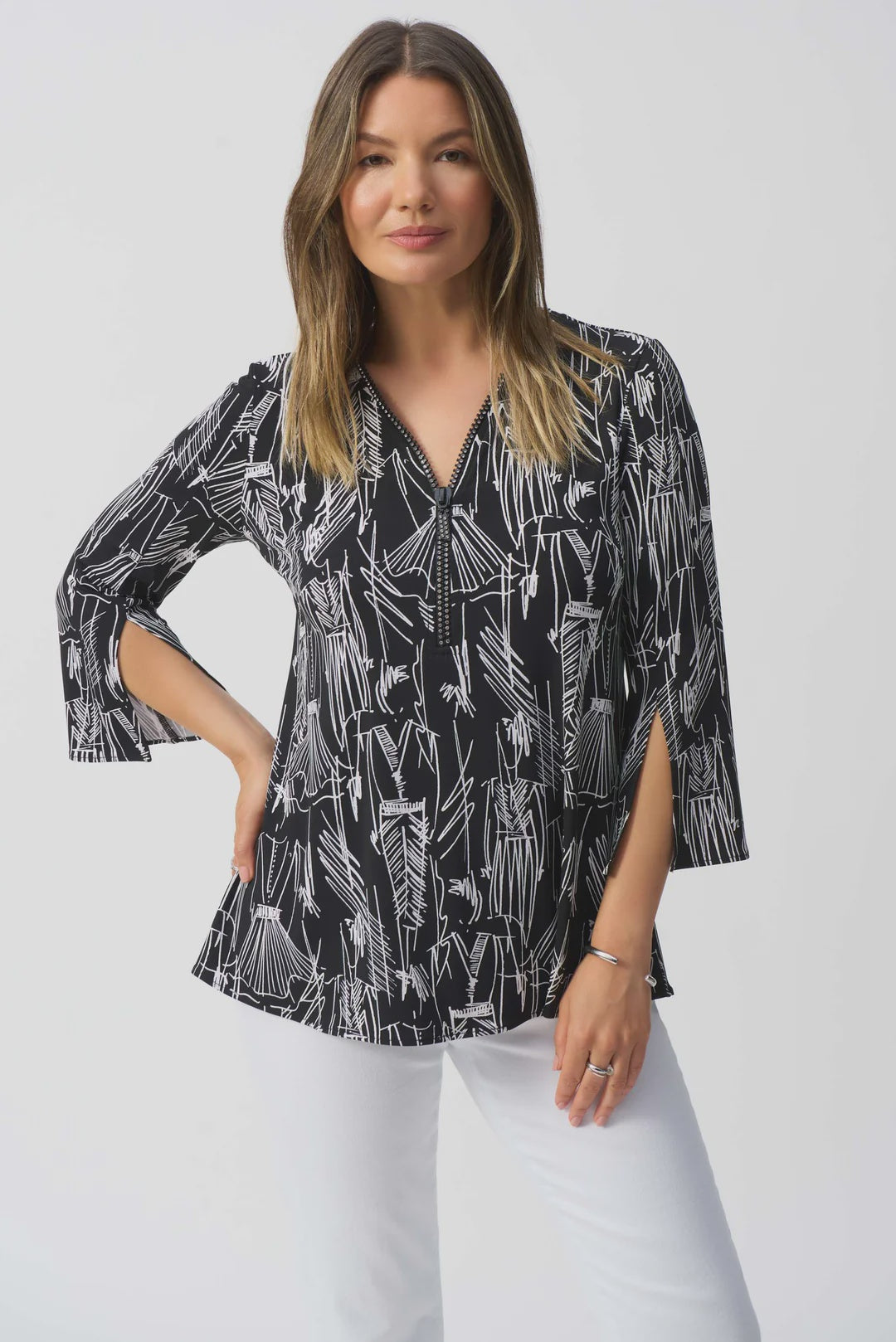 251181 Embellished V-Neck Pullover