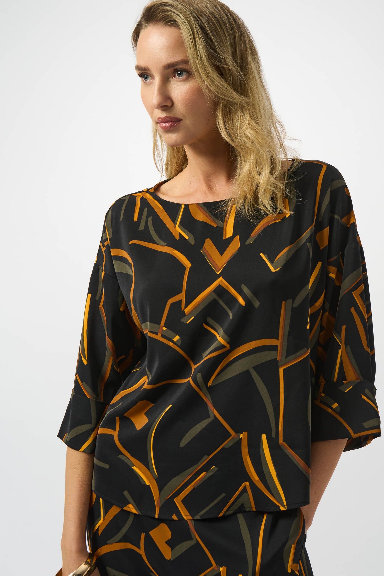 253238 Recycled Woven Geometric Print Boxy Top