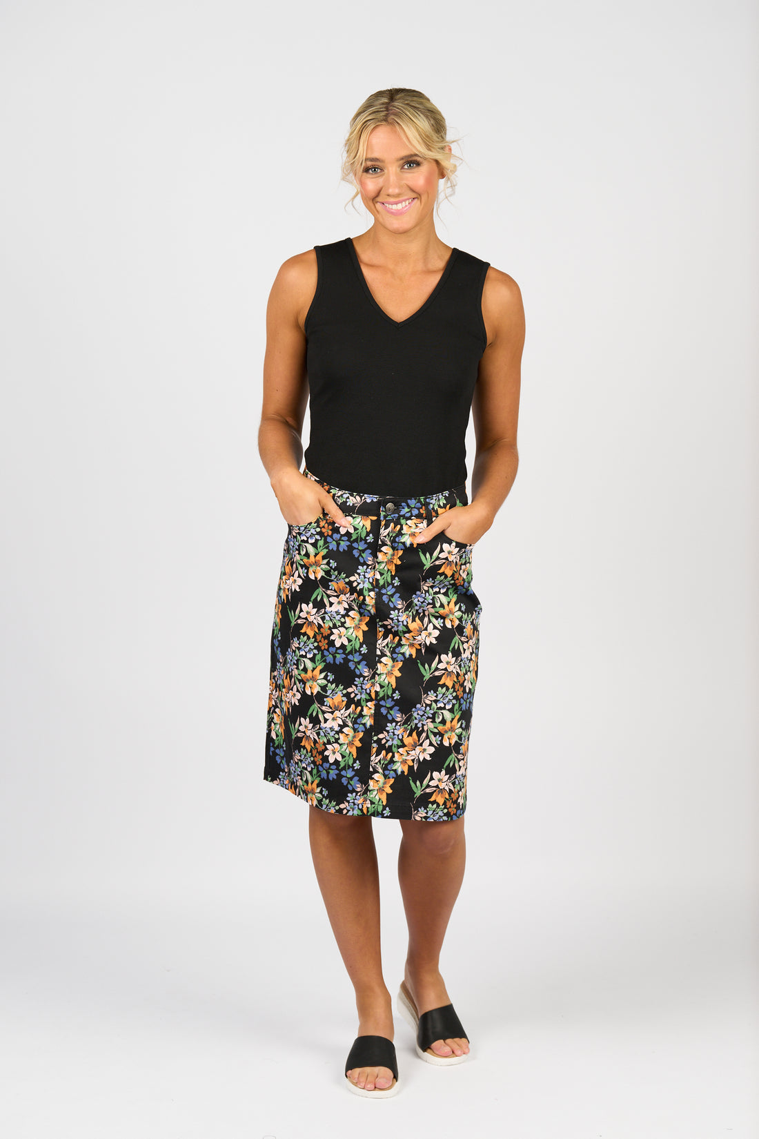 372AV Printed Lightweight Skirt with Centre Back Vent