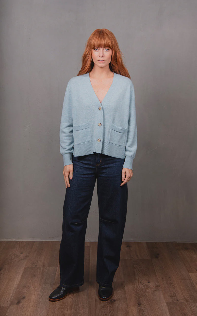 Vee Relaxed Crop Cardi Vee Bridge &amp; Lord