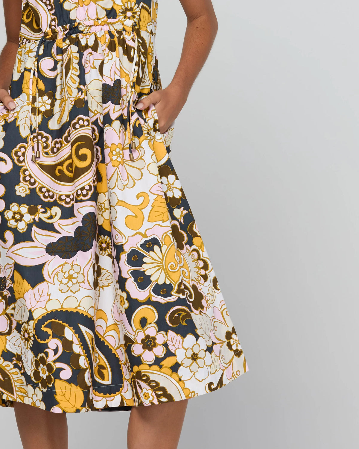 Carmen Dress Thema - Boom Shankar