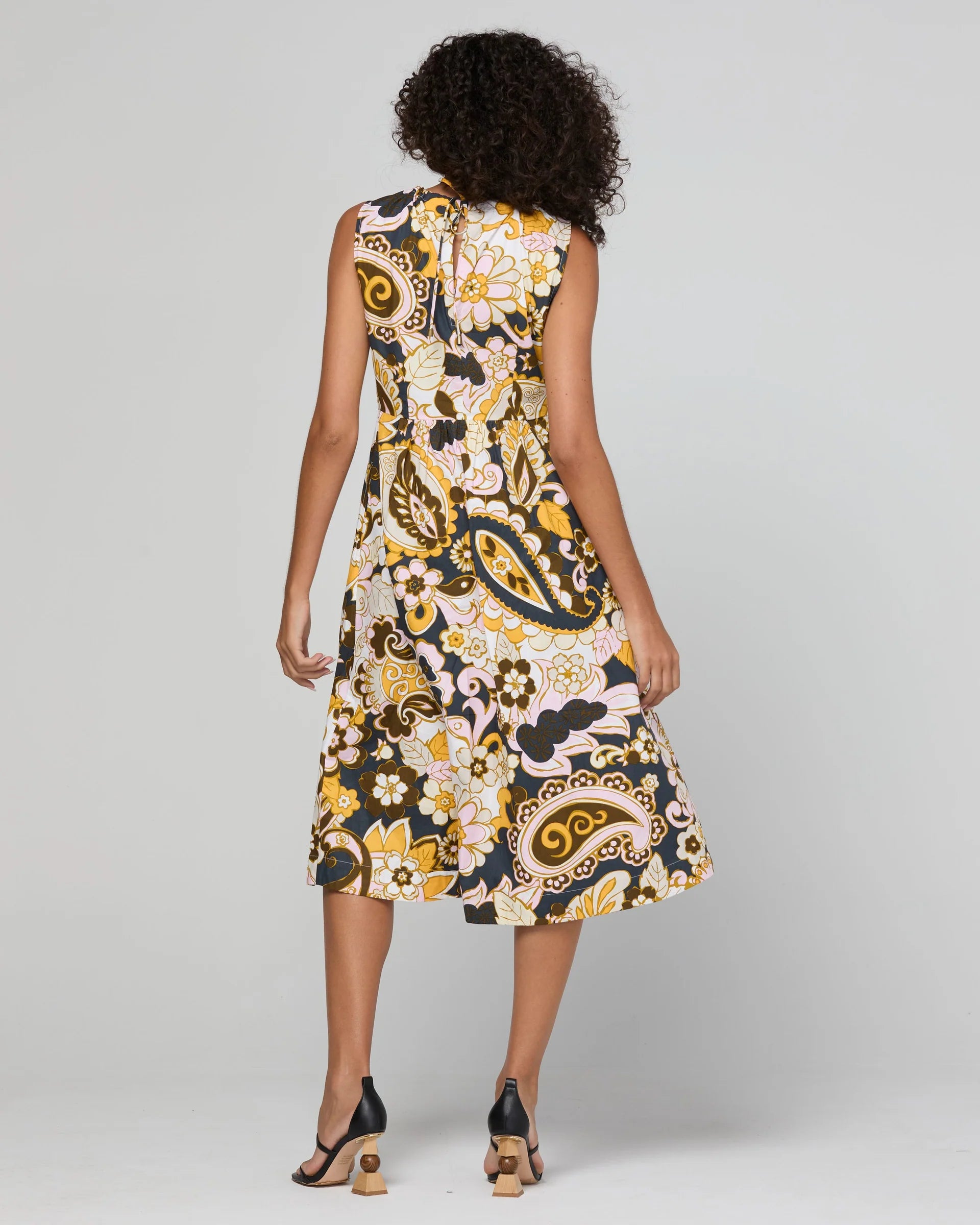Carmen Dress Thema - Boom Shankar