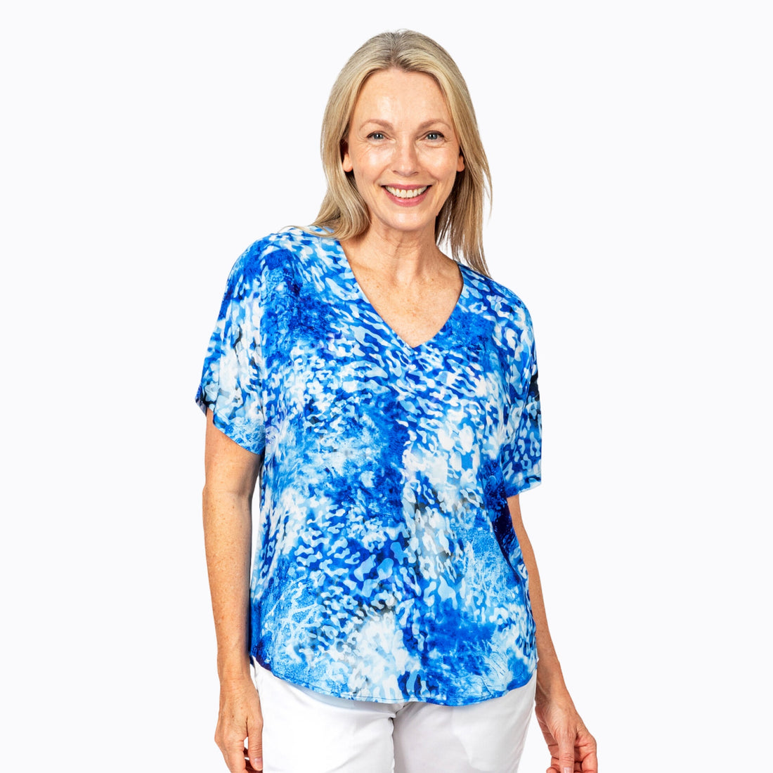V-Neck Tee Snowcat - Claire Powell