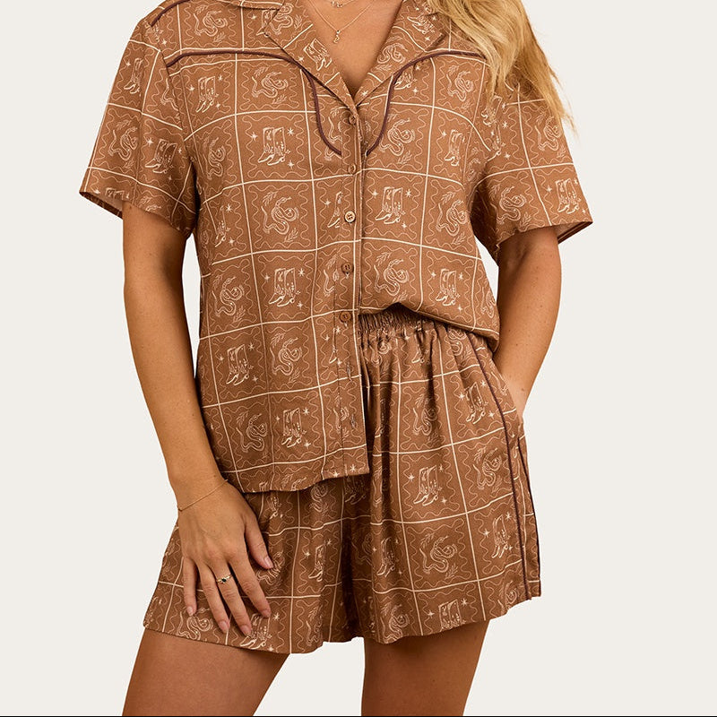 Cody Womens Short Almond