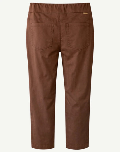 Essential Stretch Capri Pant Mocha - Corfu