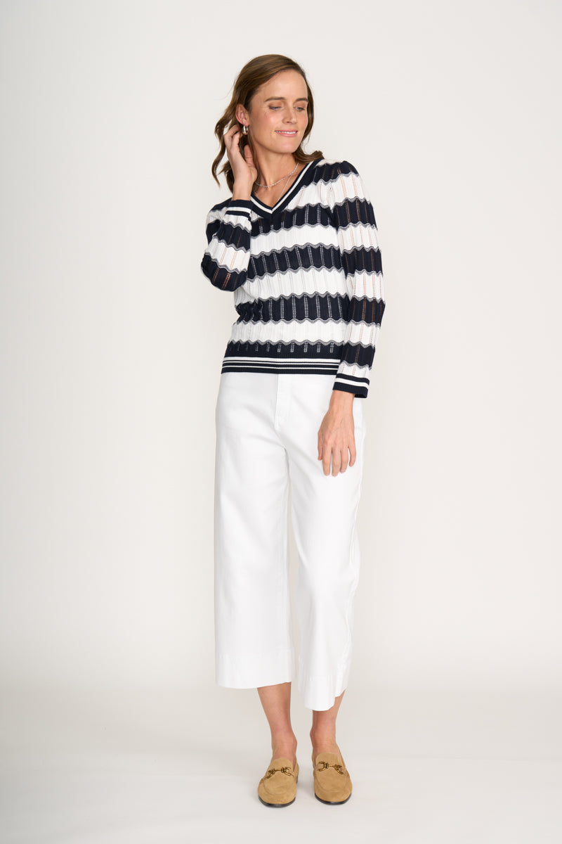 FO8208 Say Hello Sweater