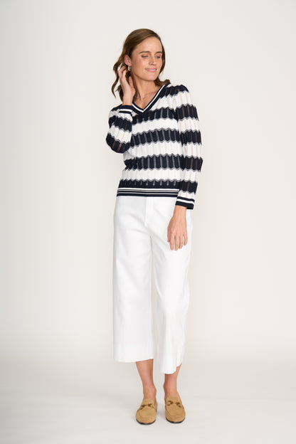 FO8208 Say Hello Sweater