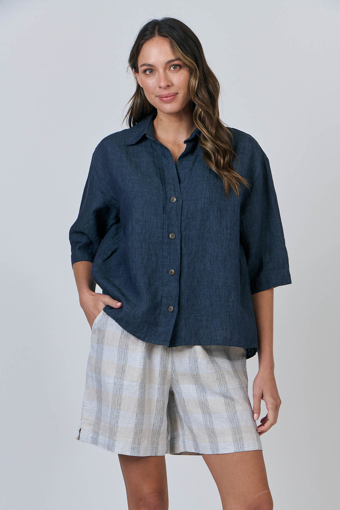 GA596 Buttoned Linen Shirt