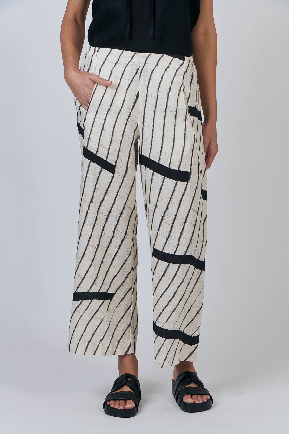 GA398 Wide Leg Tailored 100% Linen Pants