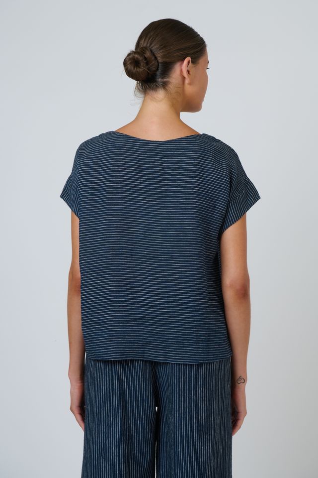 Linen Scoop Neckline Top Streamlined - Naturals by O &amp; J