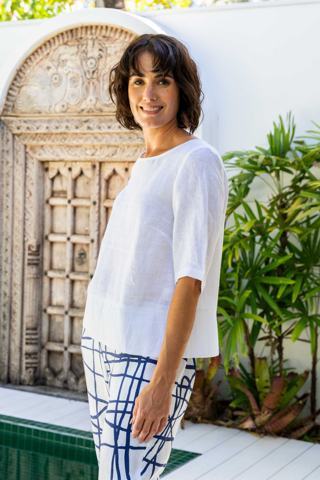 SS382W Linen/Viscose Boat Neck Back Top