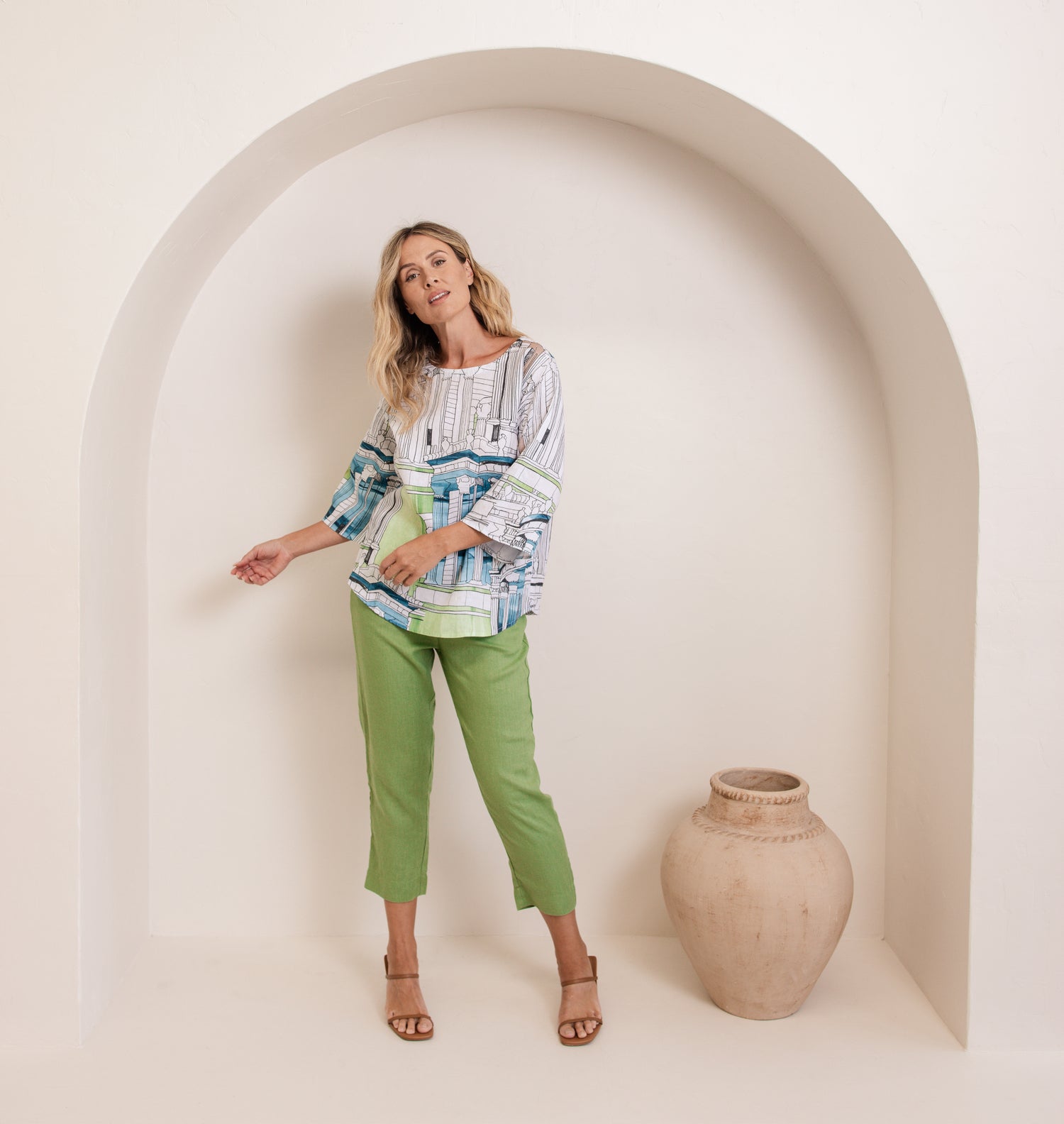 SS391 100% Linen 3/4 Sleeve Curved Hem Top