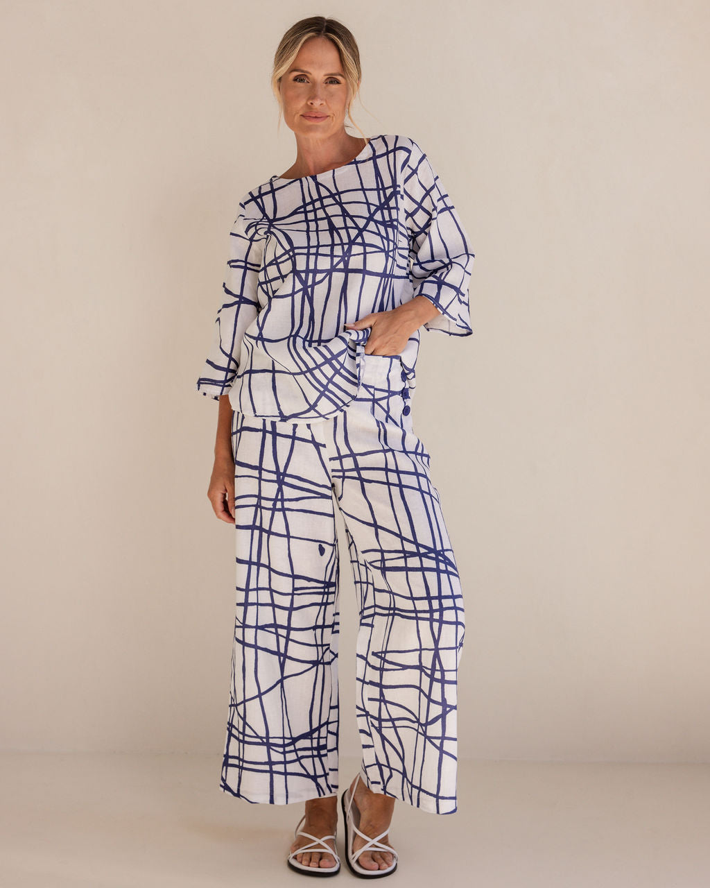 SS402 100% Linen 3/4 Sleeve Curved Hem Top
