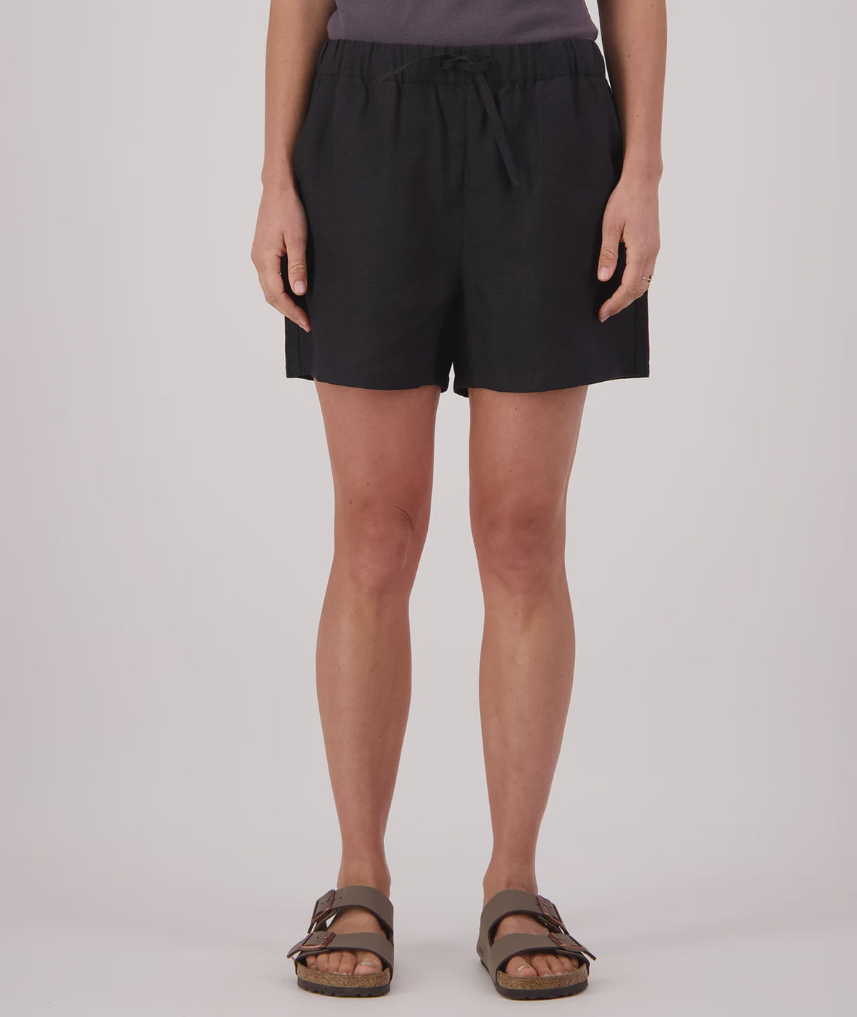 Ava Wmns Linen Short Black - Swanndri