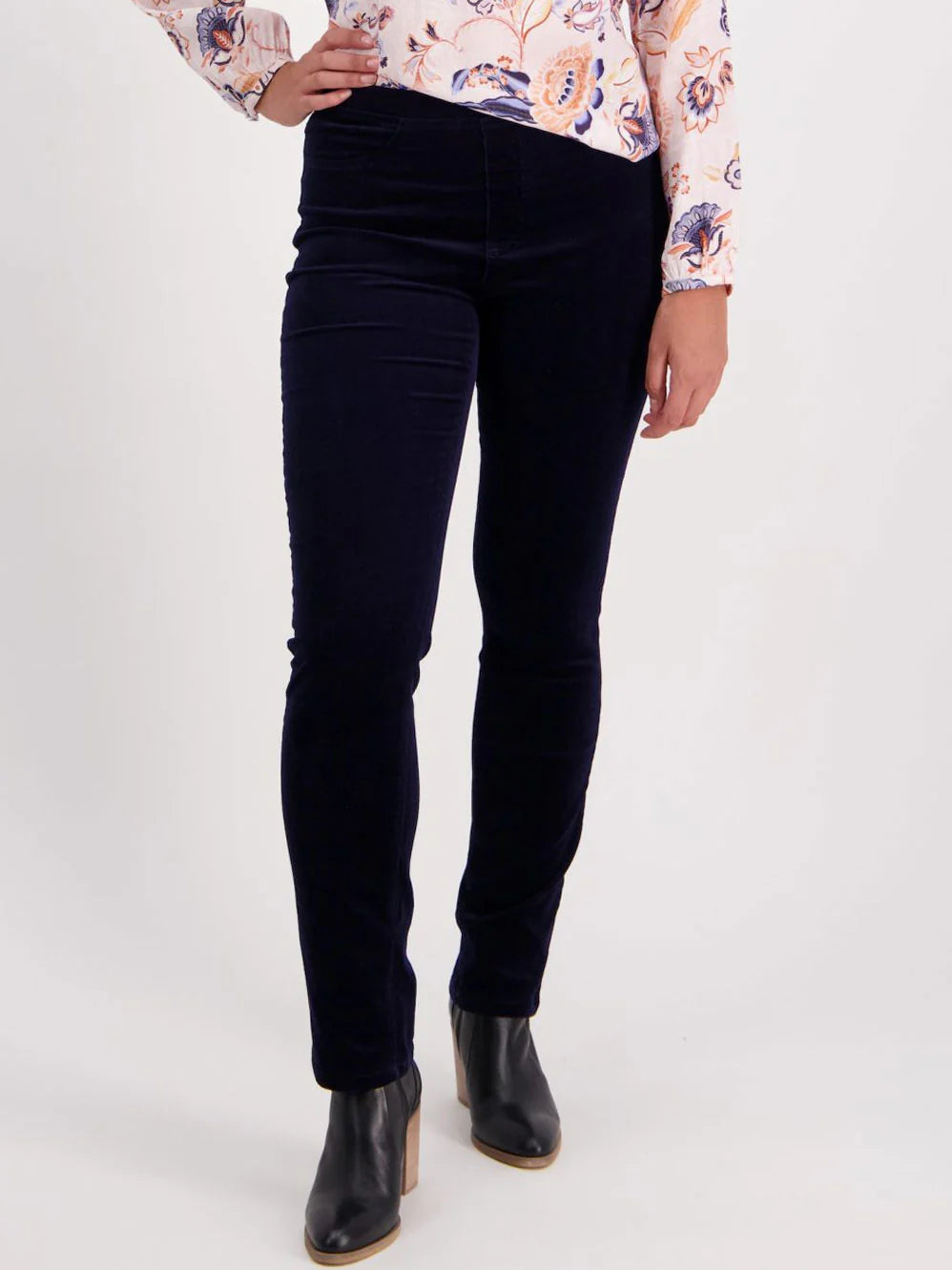 234M Slim Length Cord Pull On