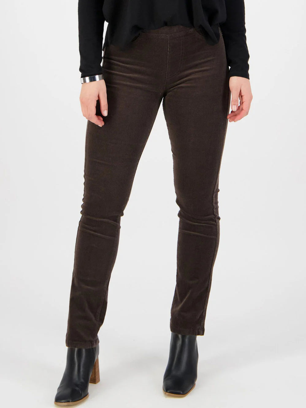 234M Slim Length Cord Pull On