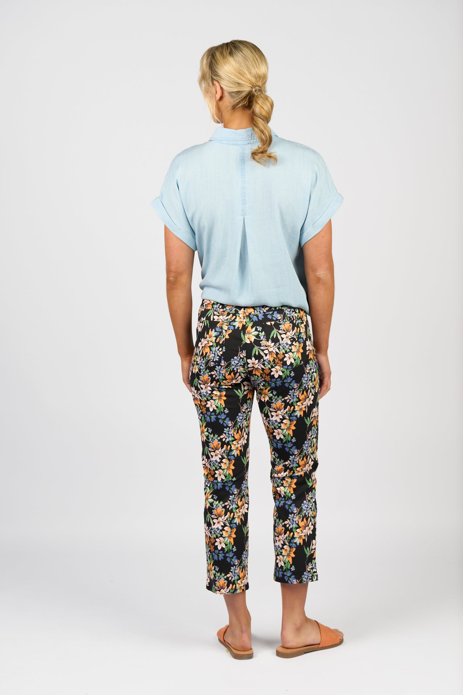 274LW Slim Leg 7/8 Length Lightweight Pull On