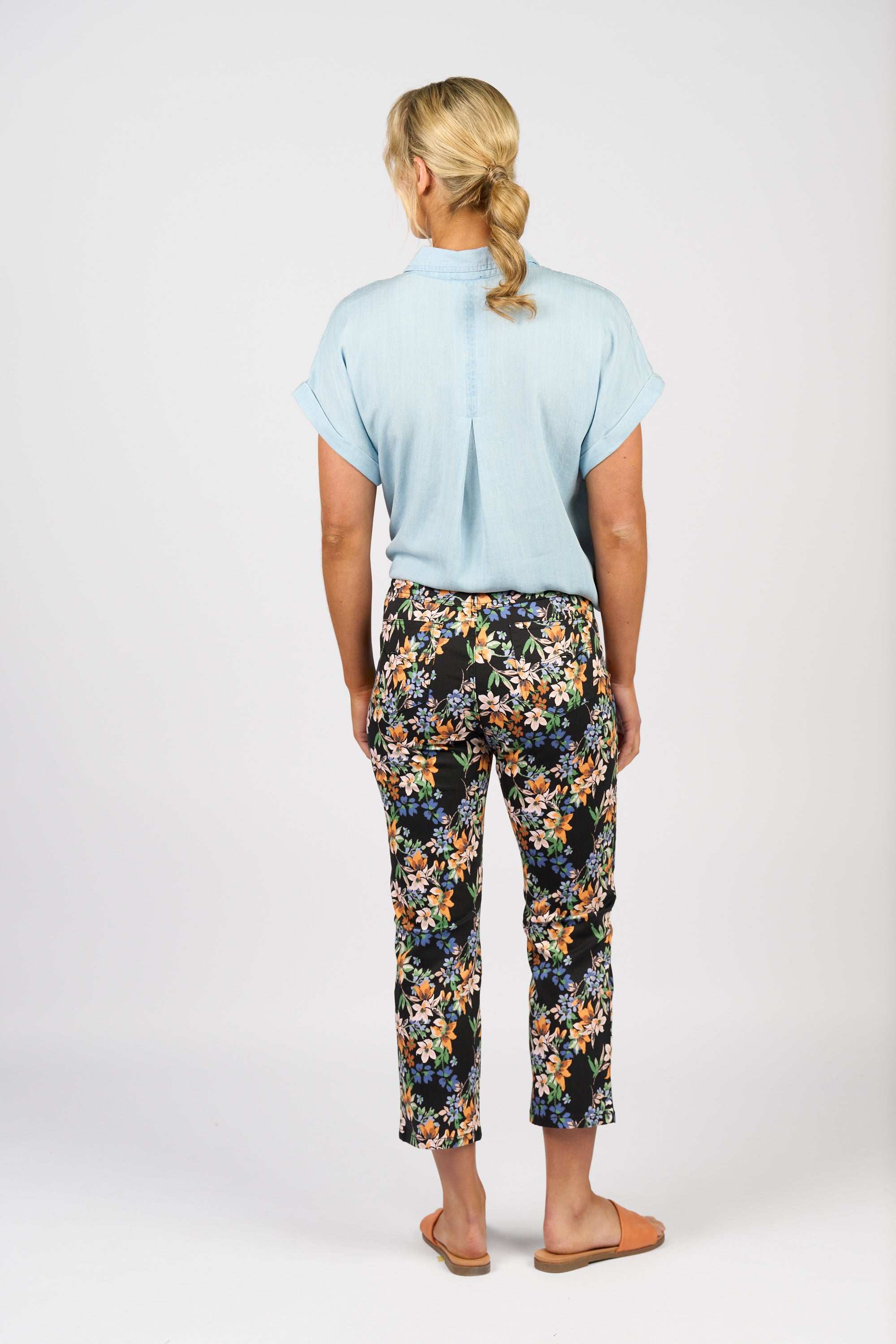 274LW Slim Leg 7/8 Length Lightweight Pull On