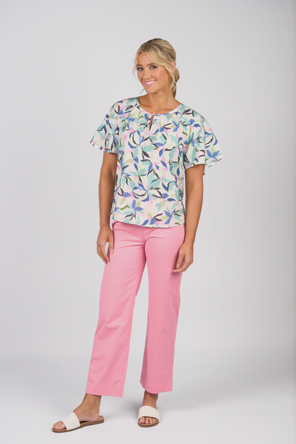4490P Printed Floaty Sleeve Top with Front Keyhole