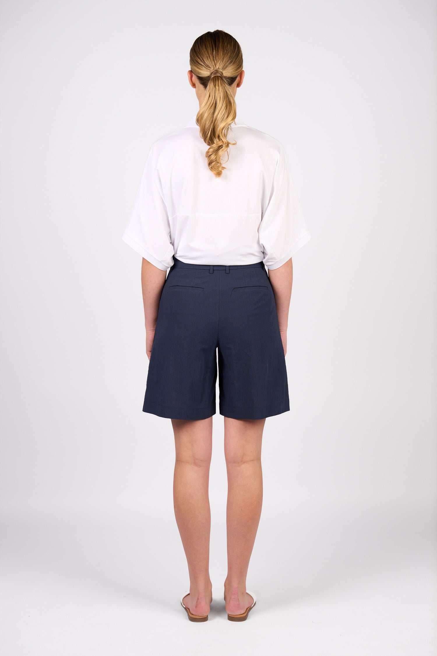 5038 Wide Leg Above Knee Shorts with Pleat Detail