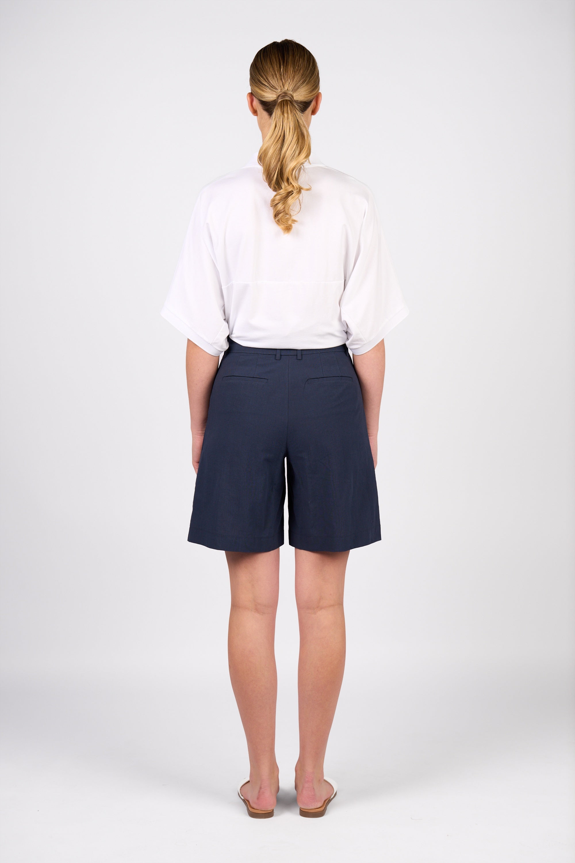 5038 Wide Leg Above Knee Shorts with Pleat Detail