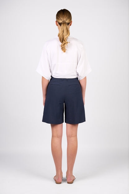 5038 Wide Leg Above Knee Shorts with Pleat Detail