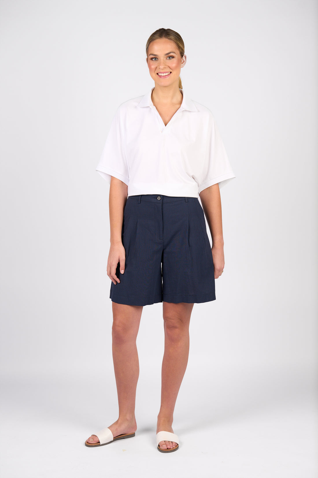 5038 Wide Leg Above Knee Shorts with Pleat Detail