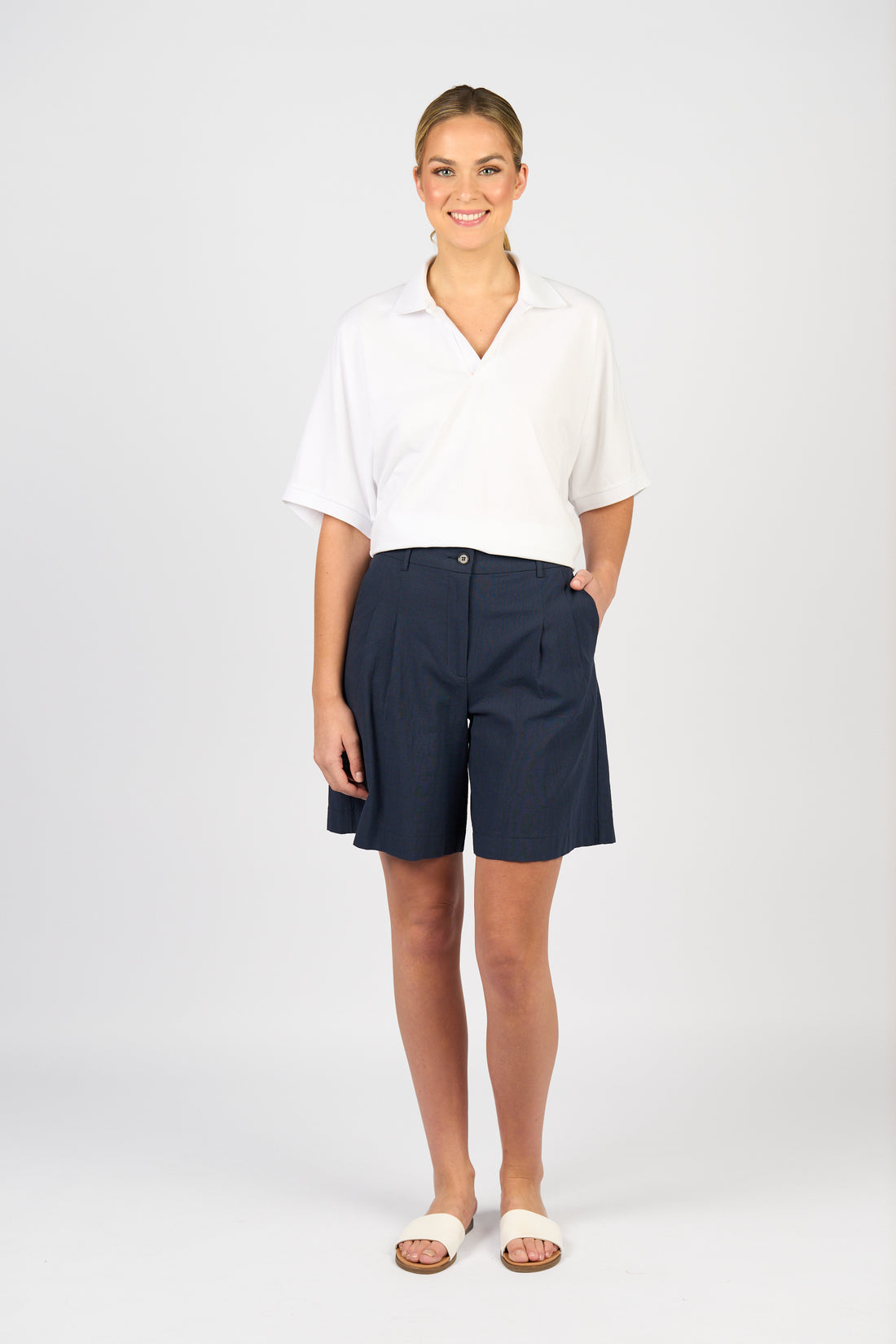 5038 Wide Leg Above Knee Shorts with Pleat Detail